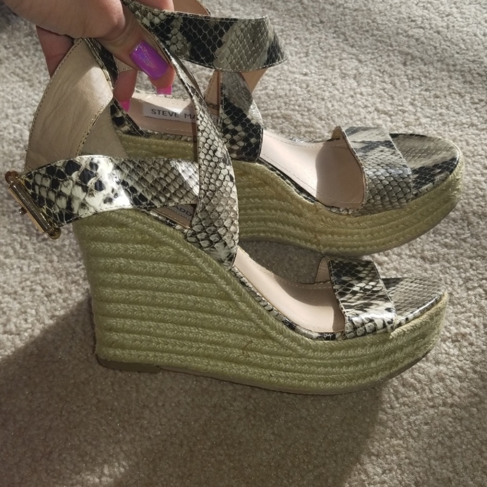 Steve Madden Size 7 Snakeskin Wedge Sandal